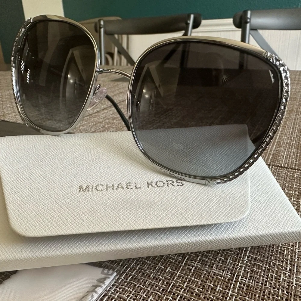 Michael Kors elegant black